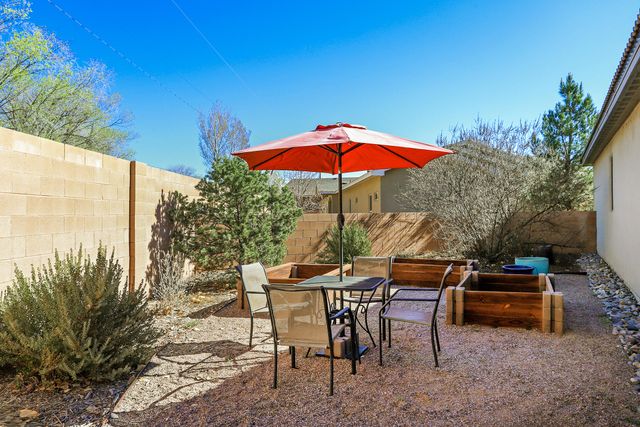 1743 Garden Way SW, Albuquerque, NM 87105