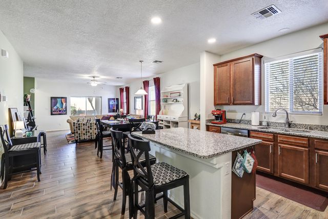 1743 Garden Way SW, Albuquerque, NM 87105