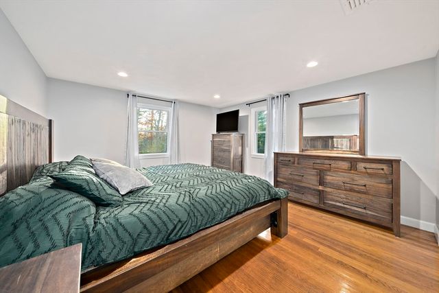 15 Cross Street, Plympton, MA 02367