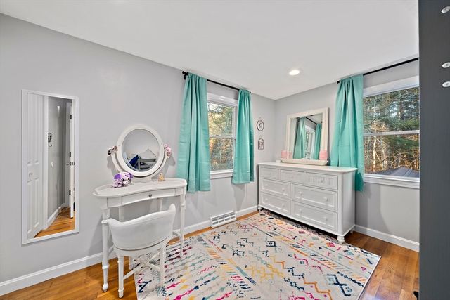 15 Cross Street, Plympton, MA 02367