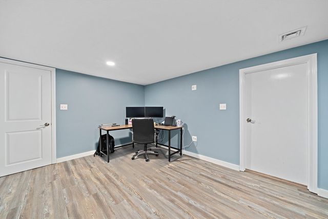 15 Cross Street, Plympton, MA 02367