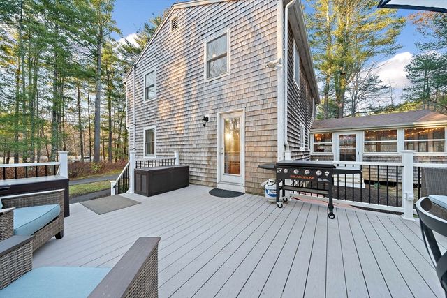 15 Cross Street, Plympton, MA 02367