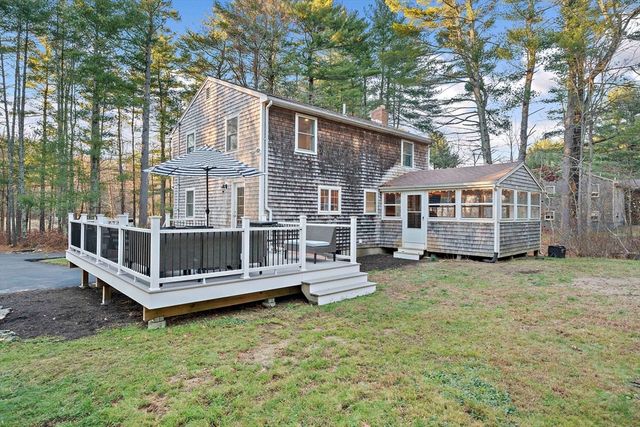 15 Cross Street, Plympton, MA 02367