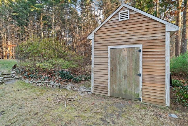 15 Cross Street, Plympton, MA 02367