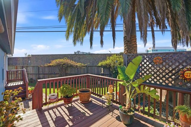 2053 E Bayshore Road, Redwood City, CA 94063