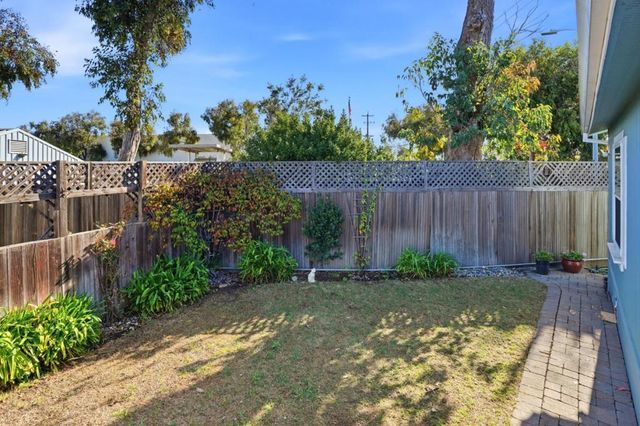 2053 E Bayshore Road, Redwood City, CA 94063