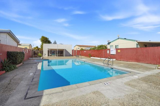 2053 E Bayshore Road, Redwood City, CA 94063