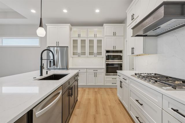 17418 North Valley Drive, Urbandale, IA 50323