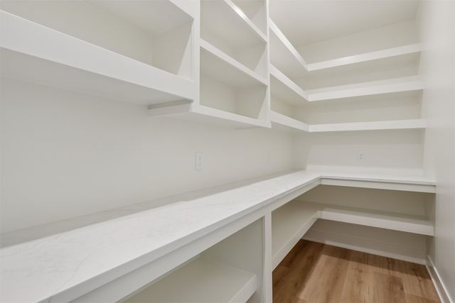 17418 North Valley Drive, Urbandale, IA 50323