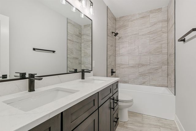 17418 North Valley Drive, Urbandale, IA 50323