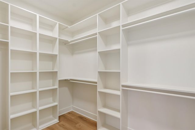 17418 North Valley Drive, Urbandale, IA 50323