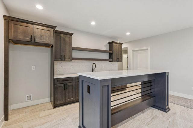 17418 North Valley Drive, Urbandale, IA 50323