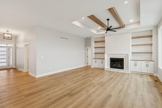 17418 North Valley Drive, Urbandale, IA 50323