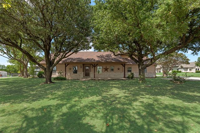 1255 Vineyard Road, Gunter, TX 75058