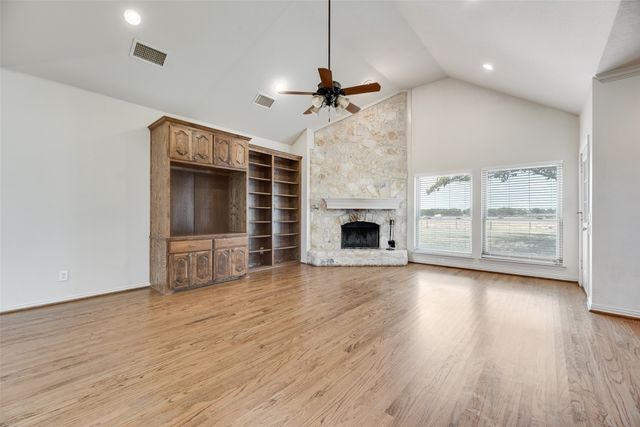 1255 Vineyard Road, Gunter, TX 75058