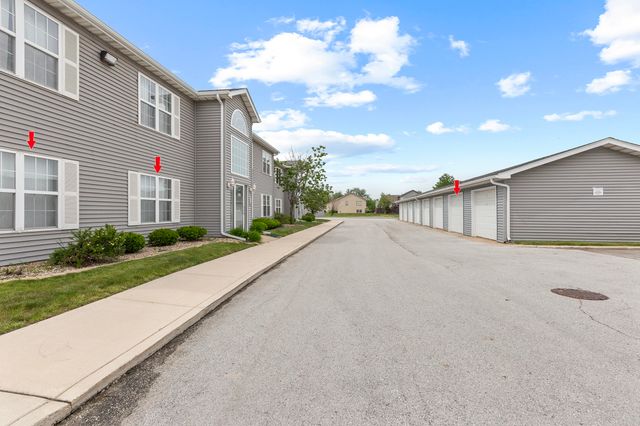 8222 Lincoln Circle C, Merrillville, IN 46410