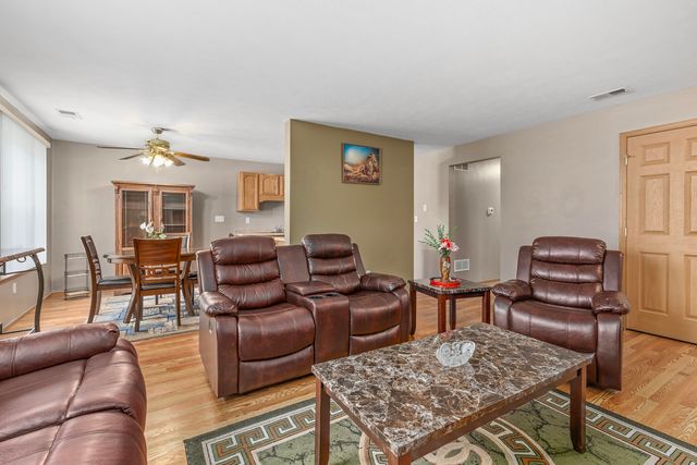 8222 Lincoln Circle C, Merrillville, IN 46410