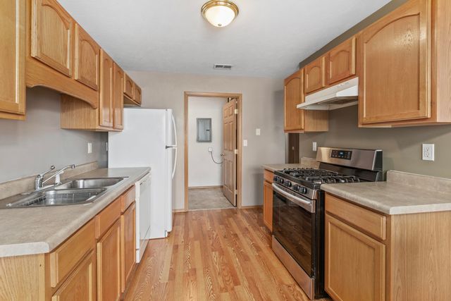 8222 Lincoln Circle C, Merrillville, IN 46410