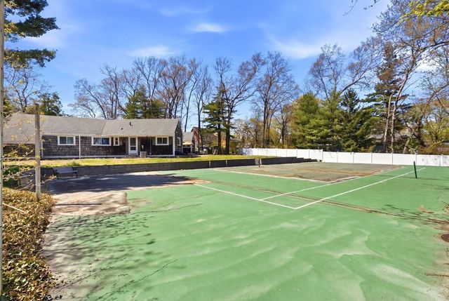 24 Fern Circle, Brockton, MA 02301