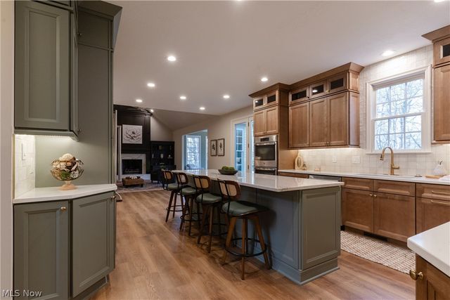 8955 Stoneybrook Drive, Broadview Heights, OH 44147