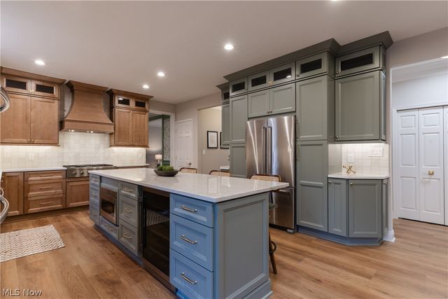 8955 Stoneybrook Drive, Broadview Heights, OH 44147