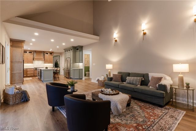 8955 Stoneybrook Drive, Broadview Heights, OH 44147