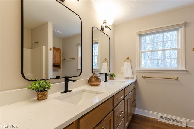 8955 Stoneybrook Drive, Broadview Heights, OH 44147