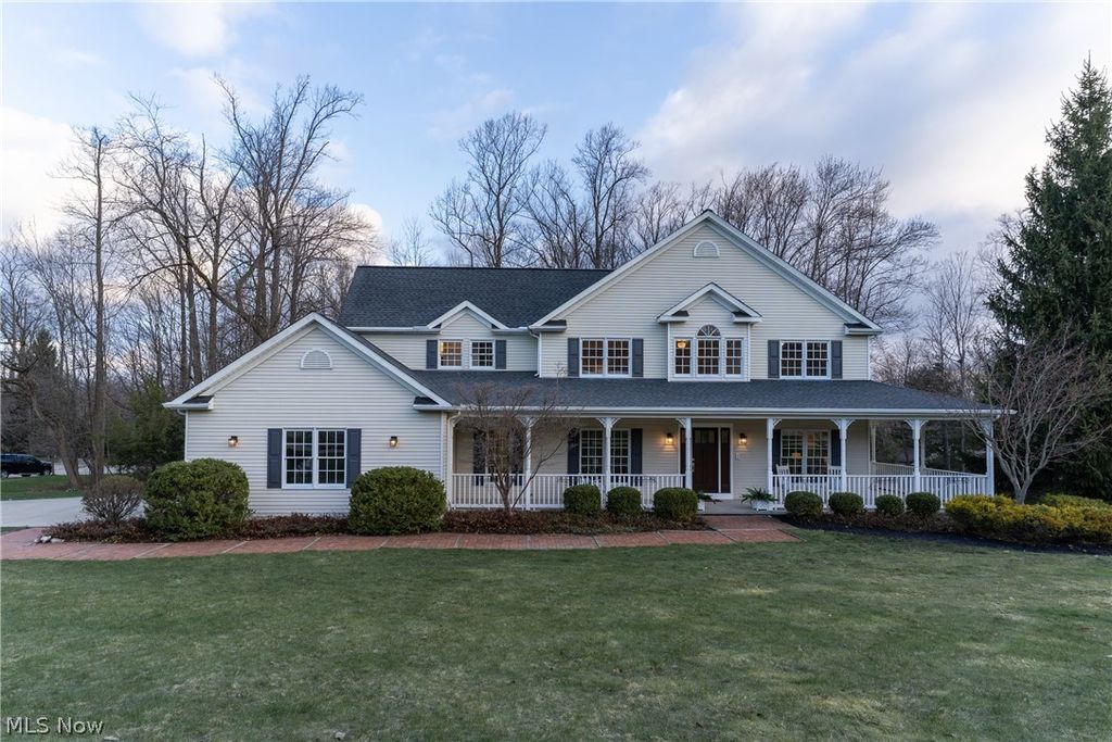 8955 Stoneybrook Drive, Broadview Heights, OH 44147