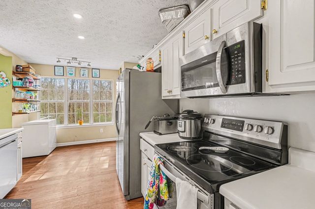 240 Grove Pointe Drive, Locust Grove, GA 30248