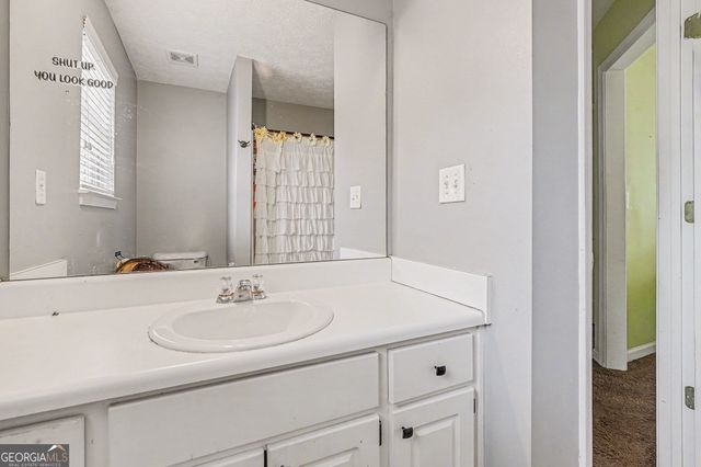 240 Grove Pointe Drive, Locust Grove, GA 30248