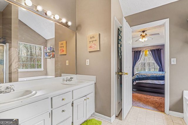 240 Grove Pointe Drive, Locust Grove, GA 30248