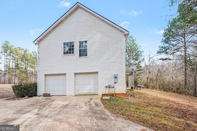 240 Grove Pointe Drive, Locust Grove, GA 30248