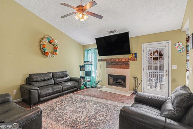 240 Grove Pointe Drive, Locust Grove, GA 30248