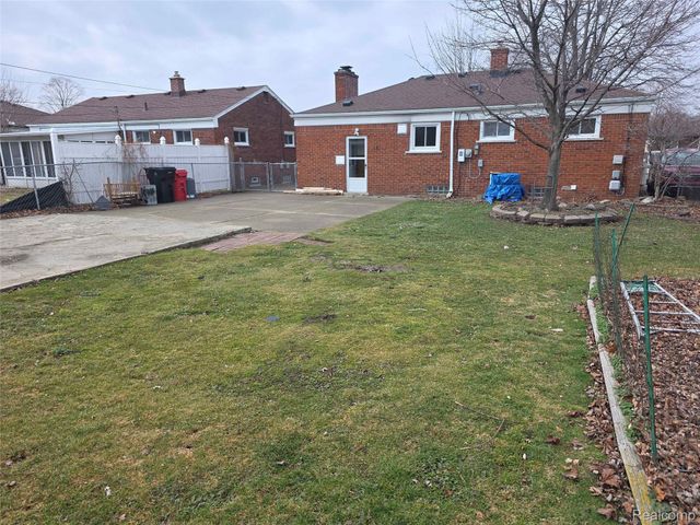 25784 Collingwood Street, Roseville, MI 48066