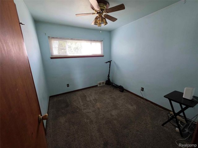 25784 Collingwood Street, Roseville, MI 48066