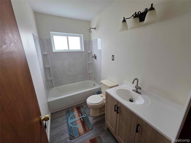 25784 Collingwood Street, Roseville, MI 48066