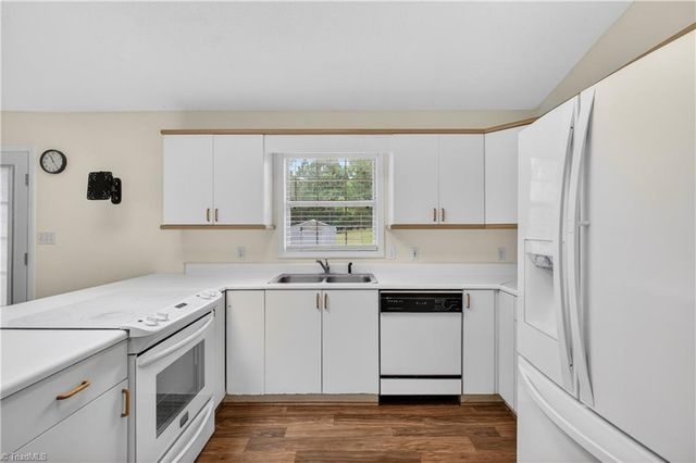 8976 US Highway 64 W, Trinity, NC 27370
