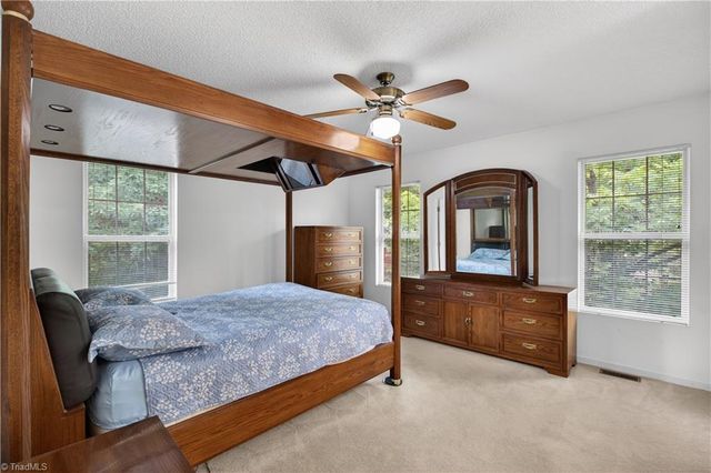 8976 US Highway 64 W, Trinity, NC 27370