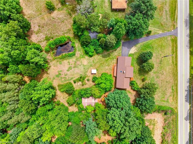 8976 US Highway 64 W, Trinity, NC 27370