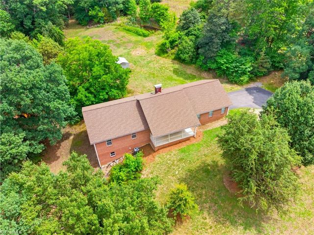 8976 US Highway 64 W, Trinity, NC 27370