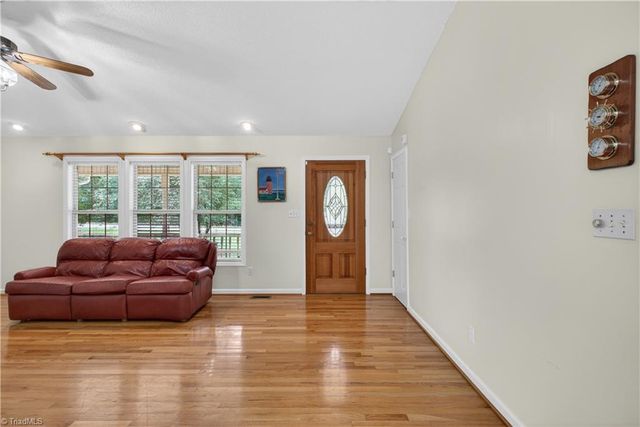 8976 US Highway 64 W, Trinity, NC 27370