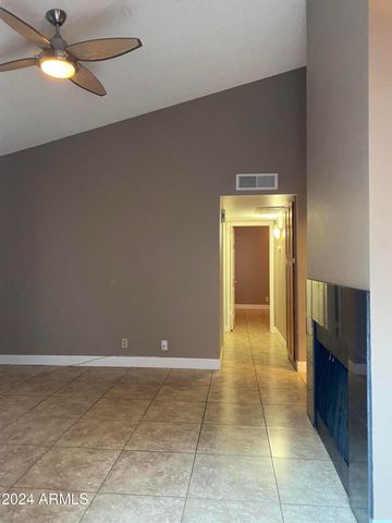 1976 N LEMON TREE Lane 11, Chandler, AZ 85224