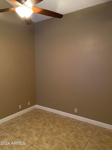 1976 N LEMON TREE Lane 11, Chandler, AZ 85224