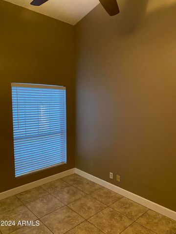 1976 N LEMON TREE Lane 11, Chandler, AZ 85224