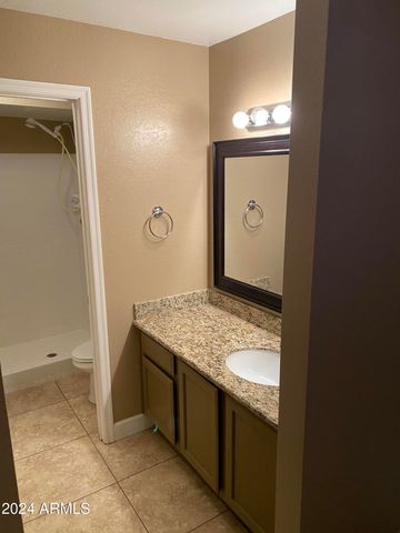 1976 N LEMON TREE Lane 11, Chandler, AZ 85224