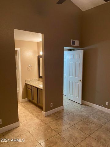 1976 N LEMON TREE Lane 11, Chandler, AZ 85224