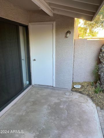 1976 N LEMON TREE Lane 11, Chandler, AZ 85224