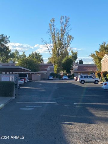 1976 N LEMON TREE Lane 11, Chandler, AZ 85224