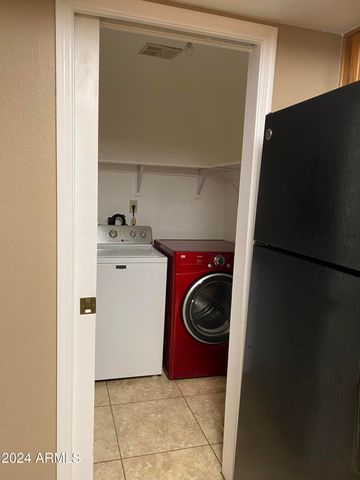 1976 N LEMON TREE Lane 11, Chandler, AZ 85224