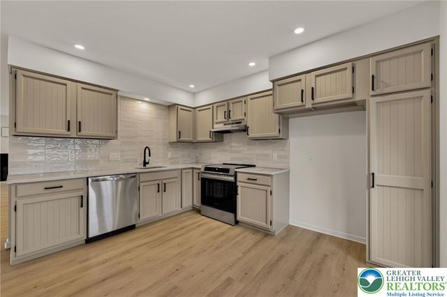 1407 Presidential Drive, Whitehall Twp, PA 18052
